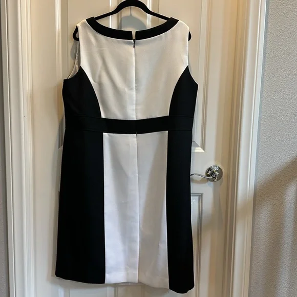 Plus Size Tahari 16W Dress - Picture 2 of 6